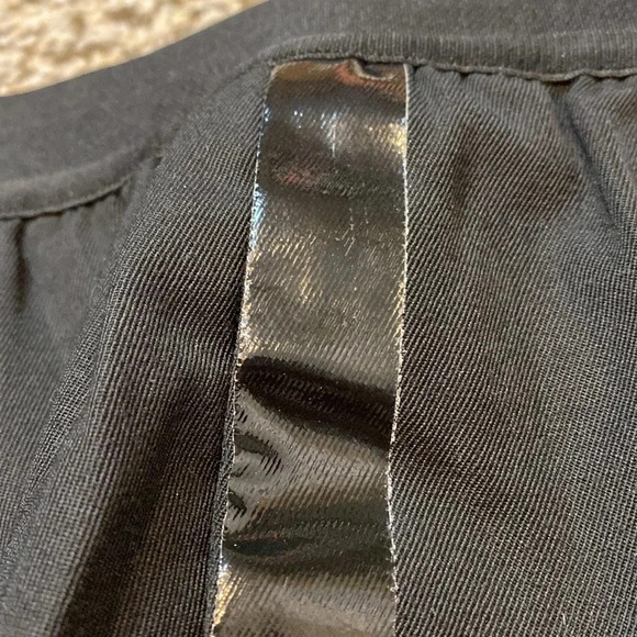 Helmut Lang 100% Wool Crop Black Pants with Side Tape Detailing - Picture 3 of 9